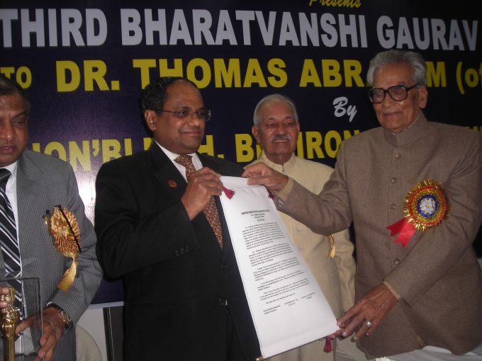 Bharatvanshi Award to Dr. Abraham from VP Bairon Singh Shekhawat