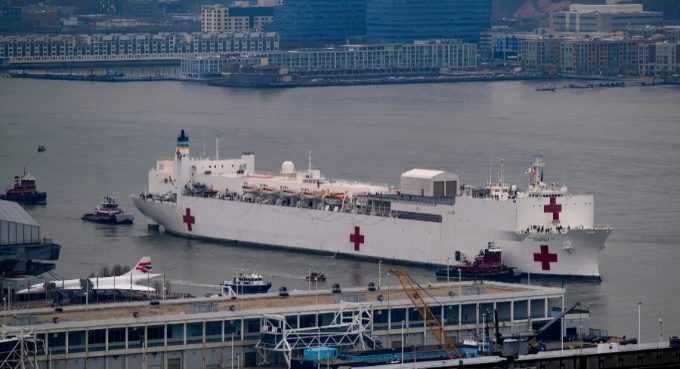 Navy Comfort Hospital arrives in NY