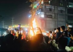 ബംഗ്ലാദേശില്‍ മതമൗലികവാദികൾ യുവാവിനെ മര്‍ദ്ദിച്ച് കൊലപ്പെടുത്തി മൃതദേഹം ചുട്ടെരിച്ചു; പ്രക്ഷോഭകർക്ക് മുന്നിൽ നിസ്സഹായതയോടെ യൂനുസ് സർക്കാർ