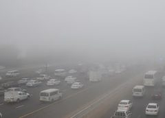 അബുദാബിയിൽ താപനില 14°C ആയി കുറഞ്ഞു; കനത്ത മൂടൽമഞ്ഞ് കാരണം പോലീസിന് മണിക്കൂറിൽ 80 കിലോമീറ്റർ വേഗത പരിധി ഏർപ്പെടുത്തേണ്ടി വന്നു