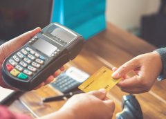 ദുബായിലും മറ്റ് എമിറേറ്റുകളിലും താമസിക്കുന്ന പ്രവാസികൾക്ക് ശുഭ വാര്‍ത്ത: വായ്പ, ക്രെഡിറ്റ് കാർഡ് തിരിച്ചടവുകള്‍ക്ക് ബുദ്ധിമുട്ട് നേരിടുന്നവരെ സഹായിക്കാന്‍ പ്രത്യേക നിയമങ്ങള്‍