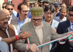 ഉദ്ഘാടന വേദിയില്‍ ത്രിവർണ്ണ പതാക റിബൺ മുറിക്കാൻ ഒമർ അബ്ദുള്ള വിസമ്മതിച്ചു