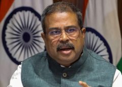 നീറ്റ് വിവാദം ആളിക്കത്തിയതോടെ വിദ്യാഭ്യാസ മന്ത്രി ധര്‍മ്മേന്ദ്ര പ്രധാന്‍ തല്‍‌സ്ഥാനം രാജി വെച്ചു